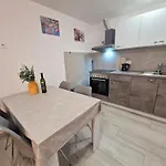 Sirovica Appartamento *