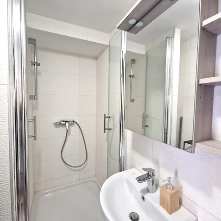 Sirovica Apartamento *