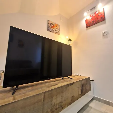 Sirovica Apartamento *